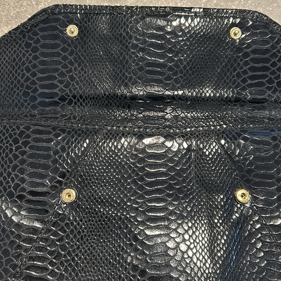 Michael Kors python embossed clutch NWOT - Picture 4 of 5